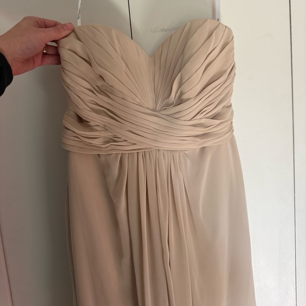 David’s Bridal Strapless Chiffon w/ pleats bridesmaids dress size 4 - Picture 4 of 7